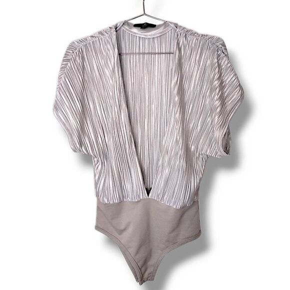 Missguided Bodysuit Women Sz 6 Small Silver Gray Deep VNeck To Waist Pleated 70s - Picture 1 of 14